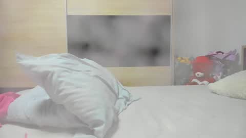 KrystyYo online show from February 22, 6:47 am