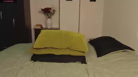  ANGELA ISABELLA  online show from March 19, 10:36 pm