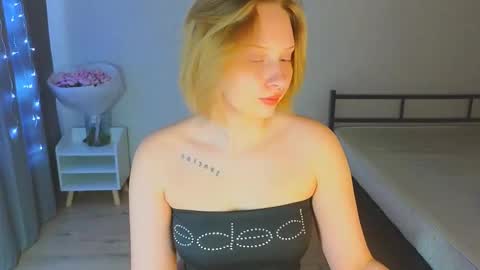 Cutie online show from November 6, 9:37 am