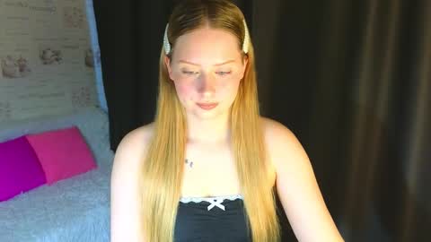 Cutie online show from September 24, 9:41 am