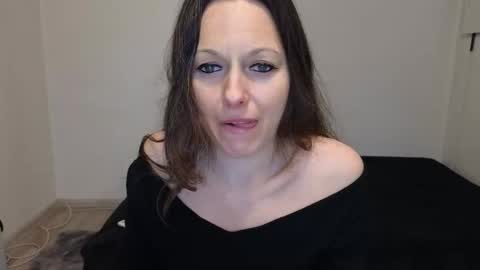 Giulia online show from March 22, 1:17 pm