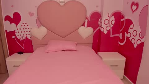 Snapshot of angelstonne_ chatting on February 25, 10:04 am Angel online show from February 25, 10:04 am