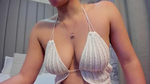 Snapshot of angelstonne_ chatting on October 21, 11:14 am Angel online show from October 21, 11:14 am