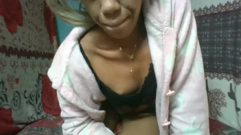 Snapshot of angeltta69 chatting on September 10, 7:14 pm angeltta69 online show from September 10, 7:14 pm