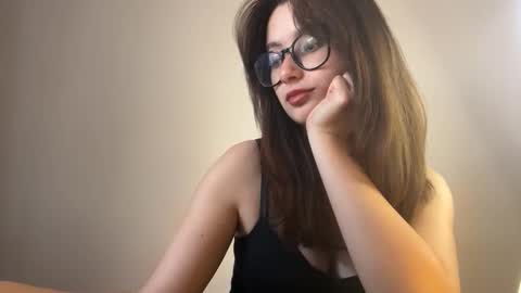Snapshot of angelwhisper56 chatting on October 1, 12:54 pm Lisa online show from October 1, 12:54 pm