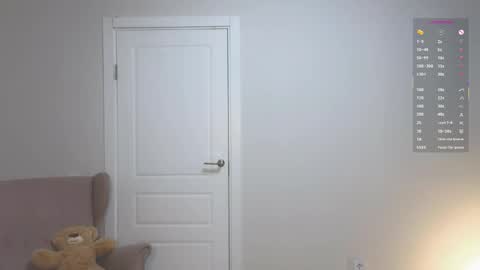  Im Chloe  i do FLASH BOOBS for new fan club online show from April 28, 2:27 am