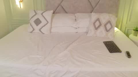 angely_perry online show from April 25, 4:48 am