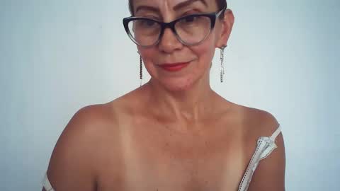 angelycute476334 online show from December 2, 7:05 pm