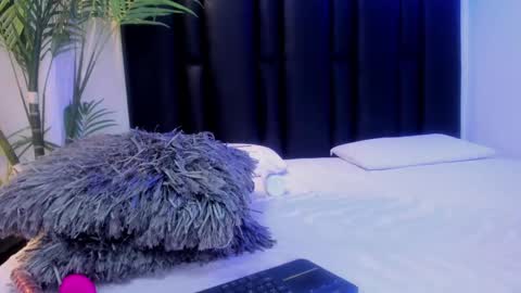 angi_lozano online show from September 13, 3:36 am