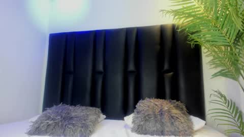 angi_lozano online show from October 22, 3:00 am