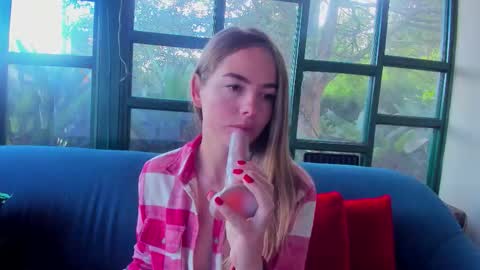 angiehuston online show from October 14, 1:46 pm