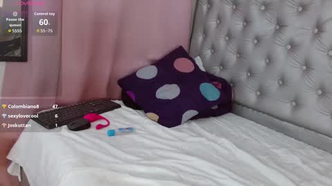 angiellam online show from September 13, 8:28 pm