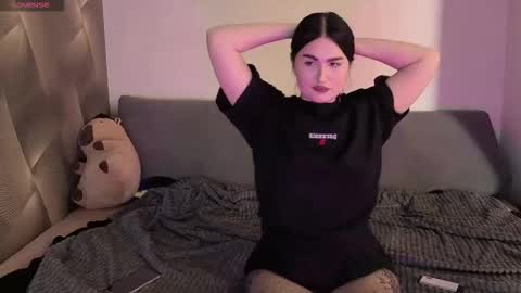 Lili online show from March 9, 1:36 pm