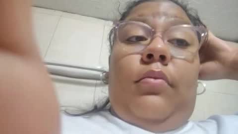Snapshot of angy_ro12 chatting on February 17, 12:05 pm angy online show from February 17, 12:05 pm