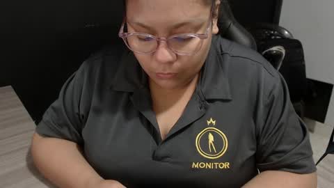 Snapshot of angy_ro12 chatting on January 30, 1:11 am angy online show from January 30, 1:11 am