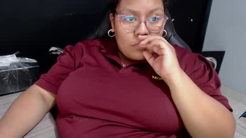 Snapshot of angy_ro12 chatting on February 21, 11:21 pm angy online show from February 21, 11:21 pm