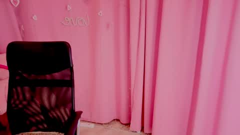 Anni online show from April 29, 5:30 pm