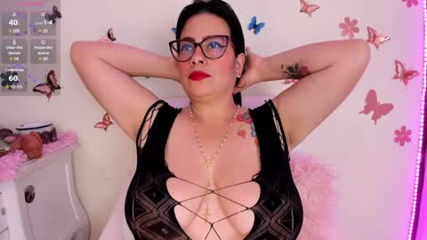 Snapshot of anita_big31 chatting on February 4, 2:07 am anita online show from February 4, 2:07 am