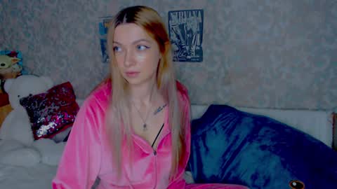 Snapshot of anita_moon_ chatting on December 26, 2:22 am anita_moon_ online show from December 26, 2:22 am