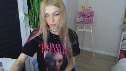 anita_moon_ online show from November 9, 9:11 pm