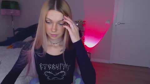Snapshot of anita_moon_ chatting on October 7, 10:47 pm anita_moon_ online show from October 7, 10:47 pm