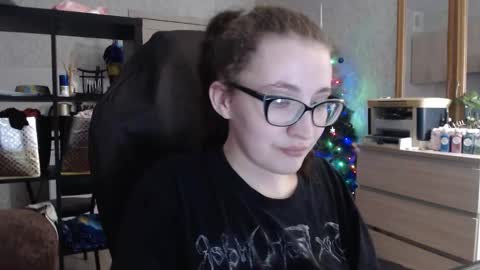 Snapshot of ankey_rayah chatting on January 19, 5:39 pm Nameless online show from January 19, 5:39 pm