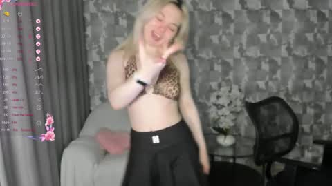 Anna online show from April 24, 4:32 pm