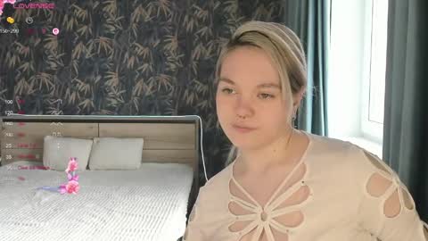 Anna online show from April 25, 1:41 pm