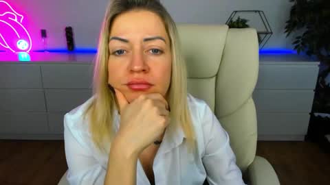 anna_snow9 online show from November 25, 6:48 am