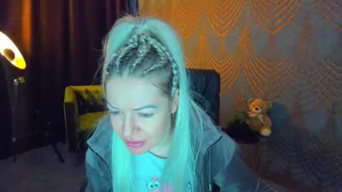 anna_snow9 online show from April 27, 5:48 am