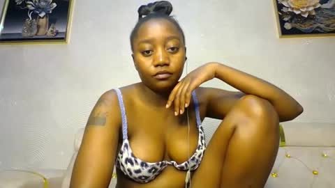 Snapshot of annabel038 chatting on February 10, 6:13 pm Annabel online show from February 10, 6:13 pm
