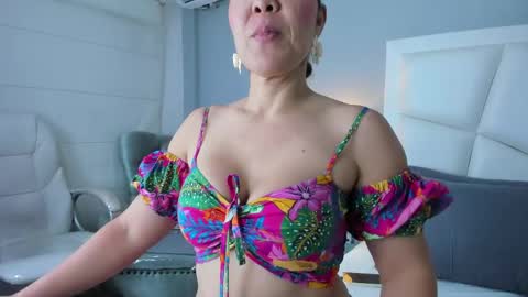 Annalu online show from April 22, 11:57 pm