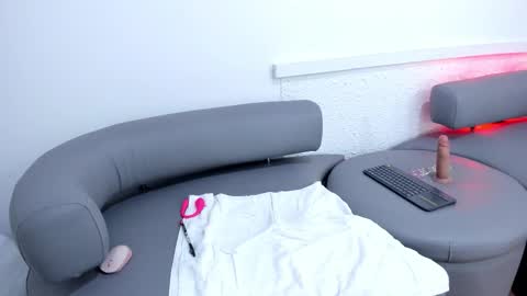 Annalu online show from December 18, 4:39 am