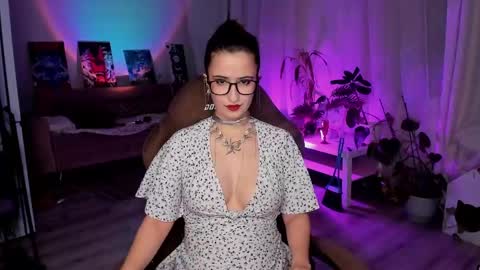 annalluring online show from February 8, 5:50 pm