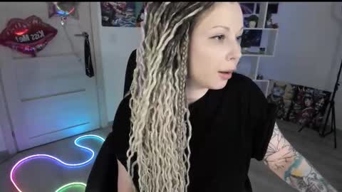 Anna online show from March 25, 3:04 pm