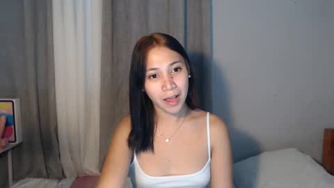 anne_chanelx online show from April 25, 1:19 am