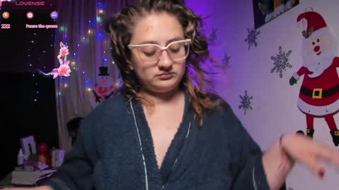 Snapshot of annie_bigboobs_ chatting on December 5, 10:56 pm Ana Bolena independent model online show from December 5, 10:56 pm