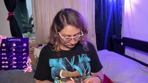 Snapshot of annie_bigboobs_ chatting on October 15, 10:23 pm Ana Bolena independent model online show from October 15, 10:23 pm
