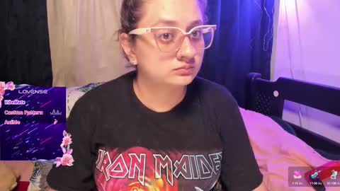Snapshot of annie_bigboobs_ chatting on September 14, 2:53 am Ana Bolena independent model online show from September 14, 2:53 am