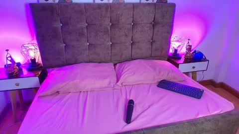 Annie Bonnie   online show from April 23, 12:29 pm