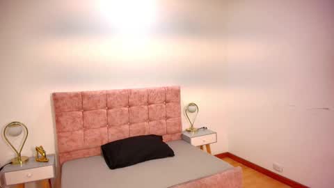 Annie Bonnie   online show from March 20, 1:05 pm