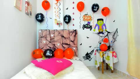 Snapshot of annie_collen chatting on October 11, 10:12 pm Anna online show from October 11, 10:12 pm