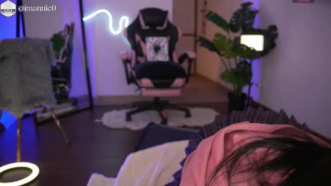 Annie online show from April 22, 9:56 pm