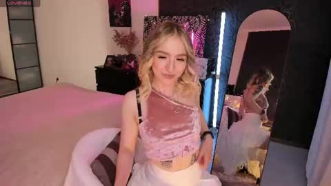 Annie online show from June 11, 5:32 pm