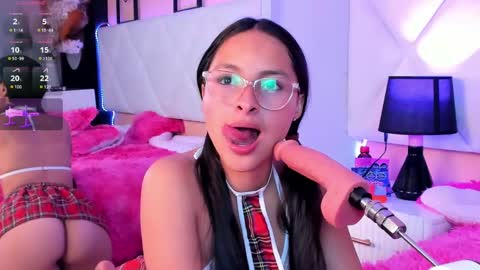 Snapshot of annie_lought chatting on February 21, 1:11 pm online show from February 21, 1:11 pm