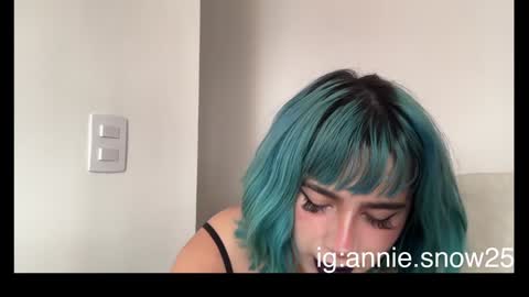 JEANNE no olvides seguirme dont forget follow me  uu online show from February 5, 7:53 pm