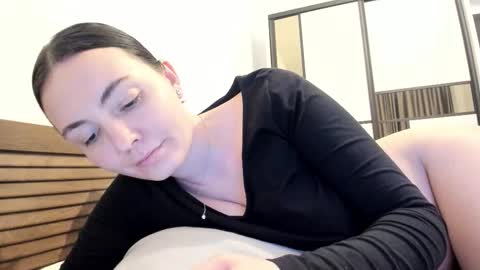 Annie online show from February 25, 9:13 pm