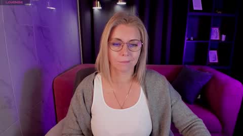 Annie online show from September 12, 6:03 am