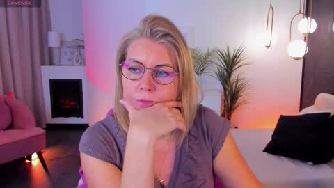 Annie online show from September 29, 5:56 am