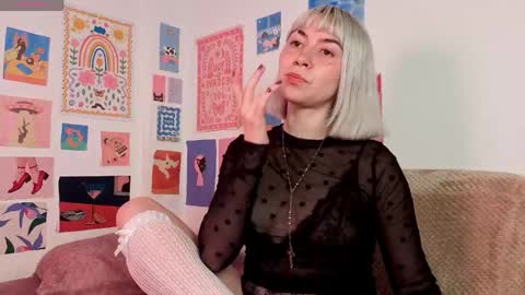 annietinky online show from April 26, 10:51 pm